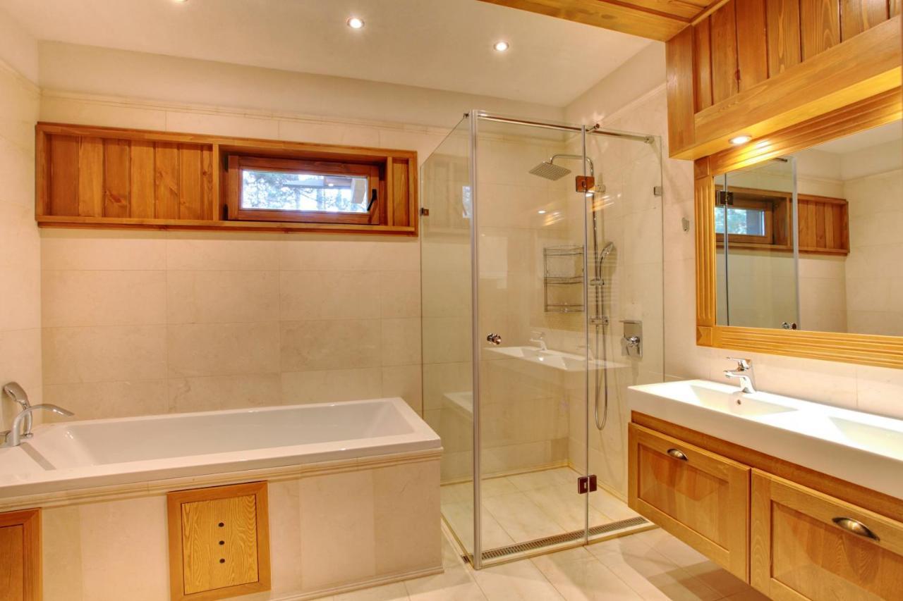 Villa Four Seasons 라즐로그 외부 사진